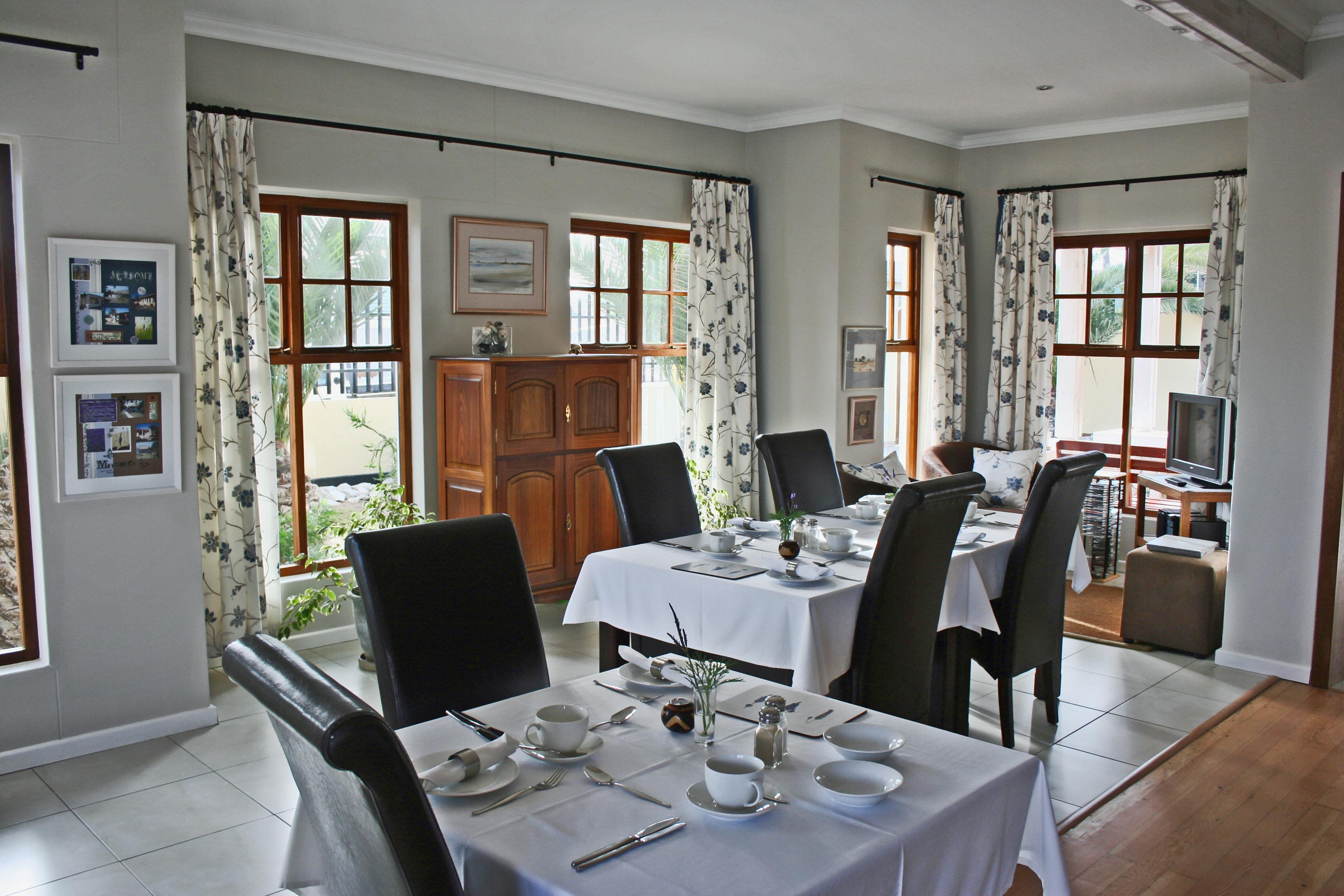 סווקופמונד Cornerstone Guesthouse מראה חיצוני תמונה