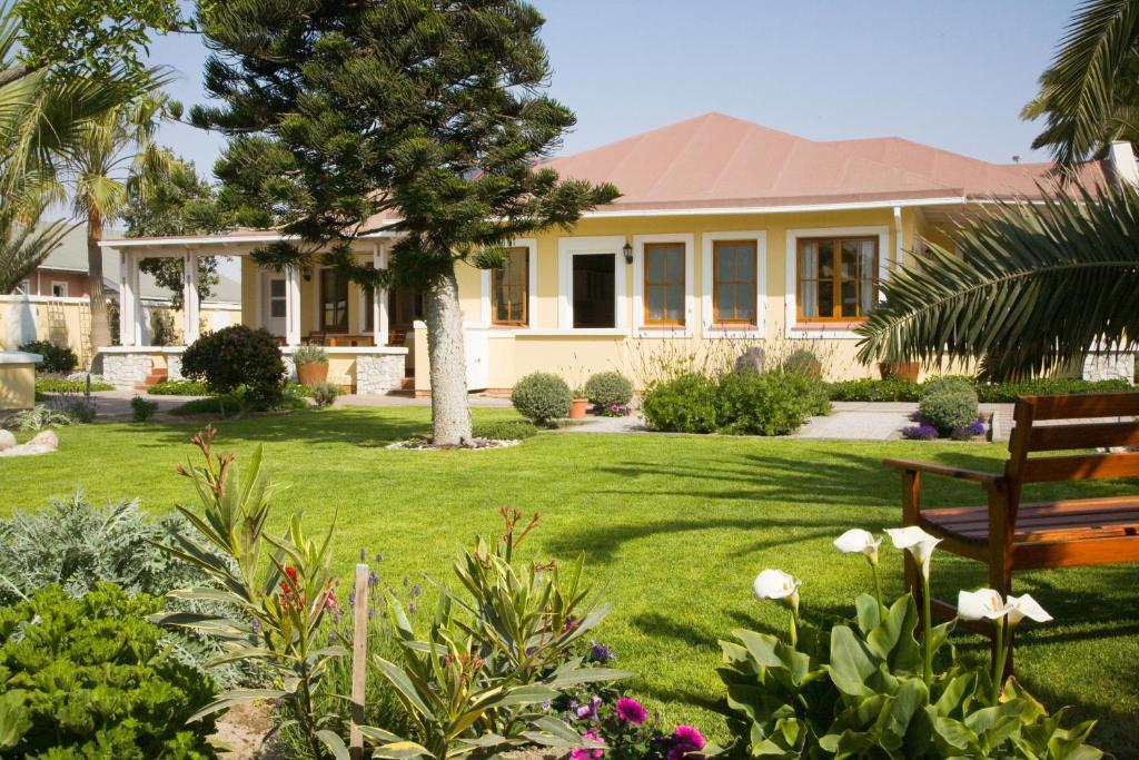 סווקופמונד Cornerstone Guesthouse מראה חיצוני תמונה
