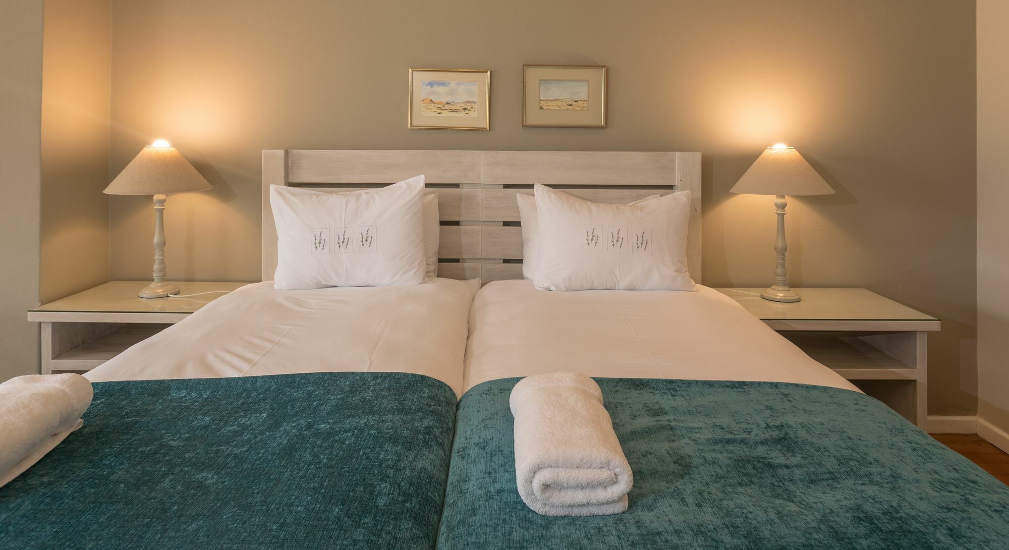 סווקופמונד Cornerstone Guesthouse מראה חיצוני תמונה