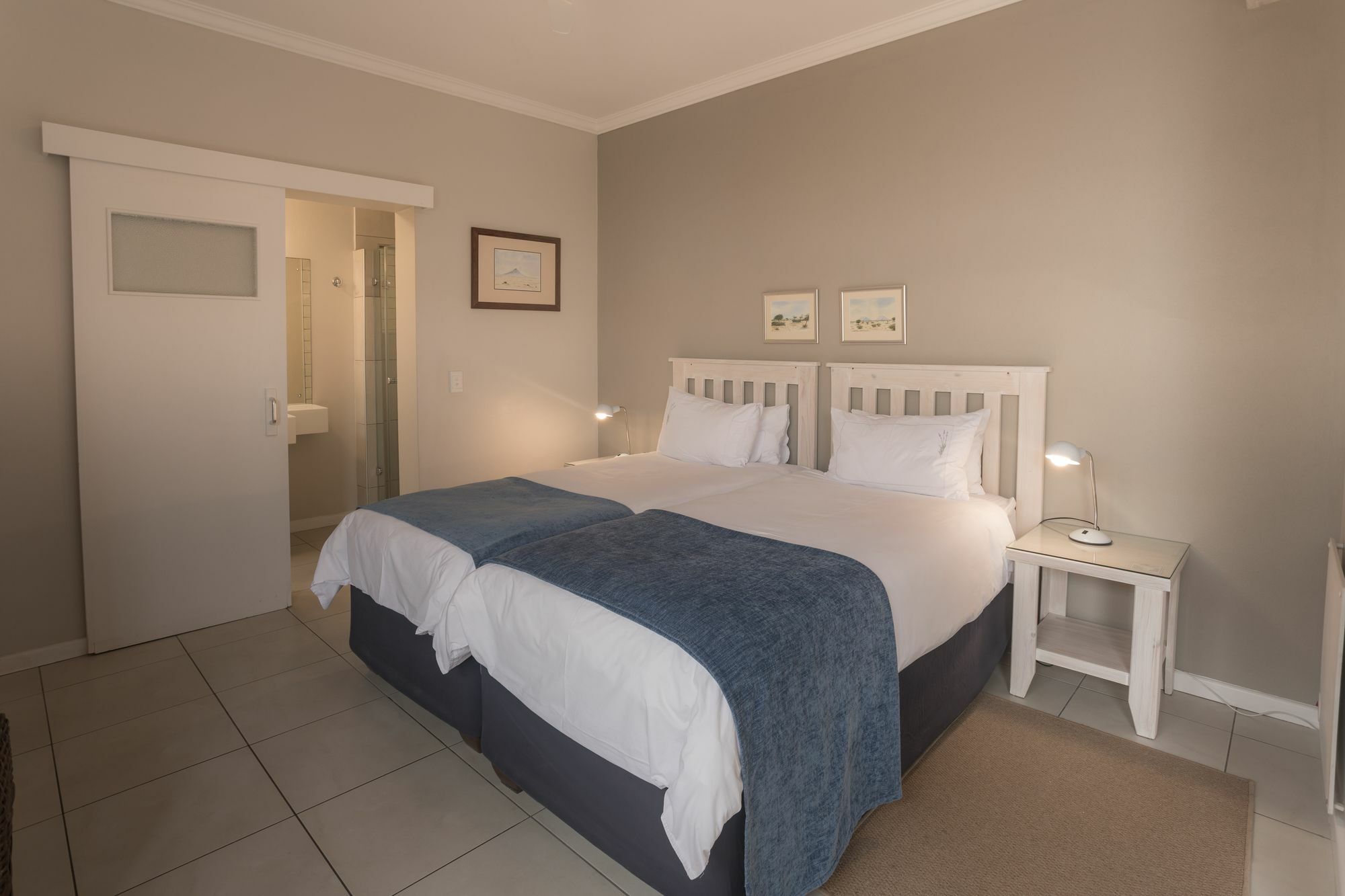 סווקופמונד Cornerstone Guesthouse מראה חיצוני תמונה