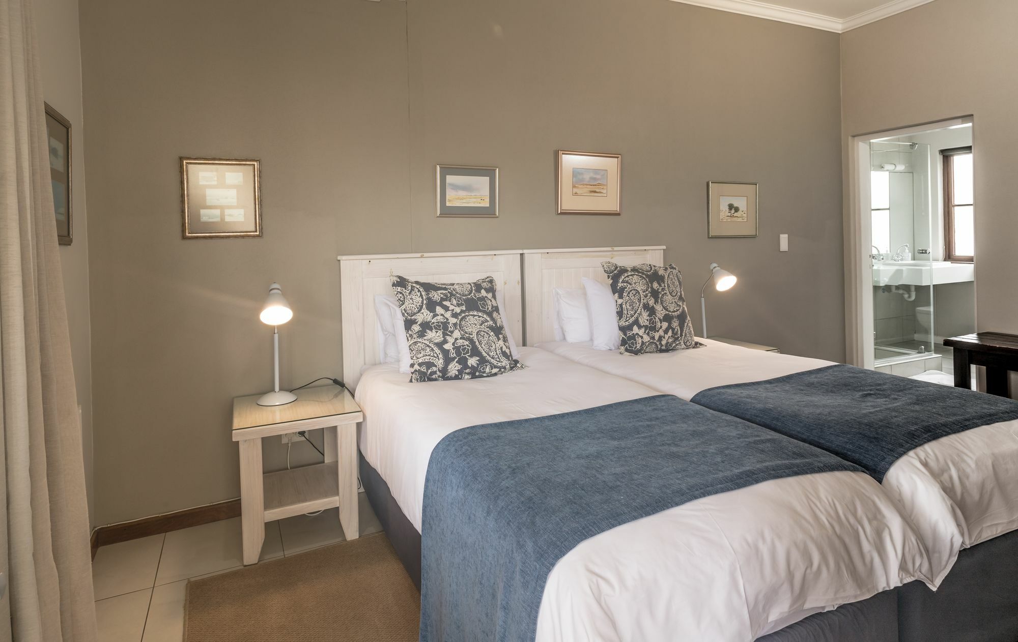 סווקופמונד Cornerstone Guesthouse מראה חיצוני תמונה